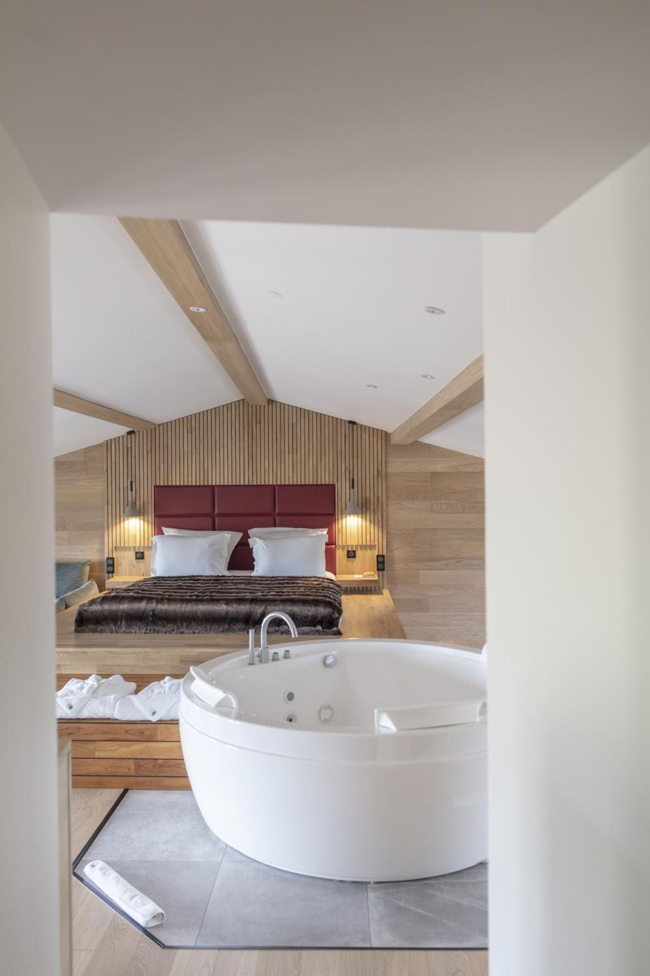 Hotel & Restaurant Origines Par Adrien Descouls - Teritoria Le Broc  외부 사진