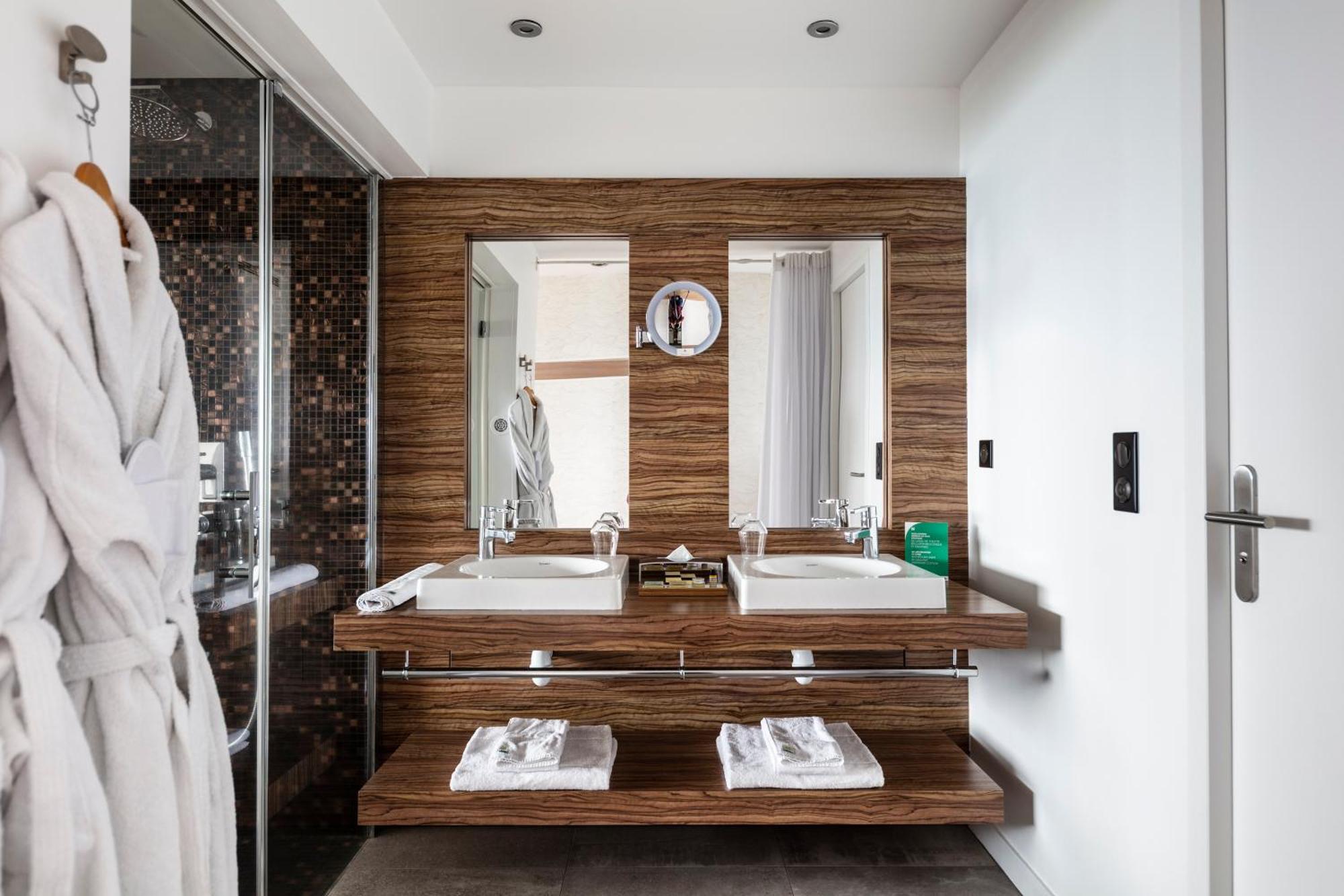 Hotel & Restaurant Origines Par Adrien Descouls - Teritoria Le Broc  객실 사진
